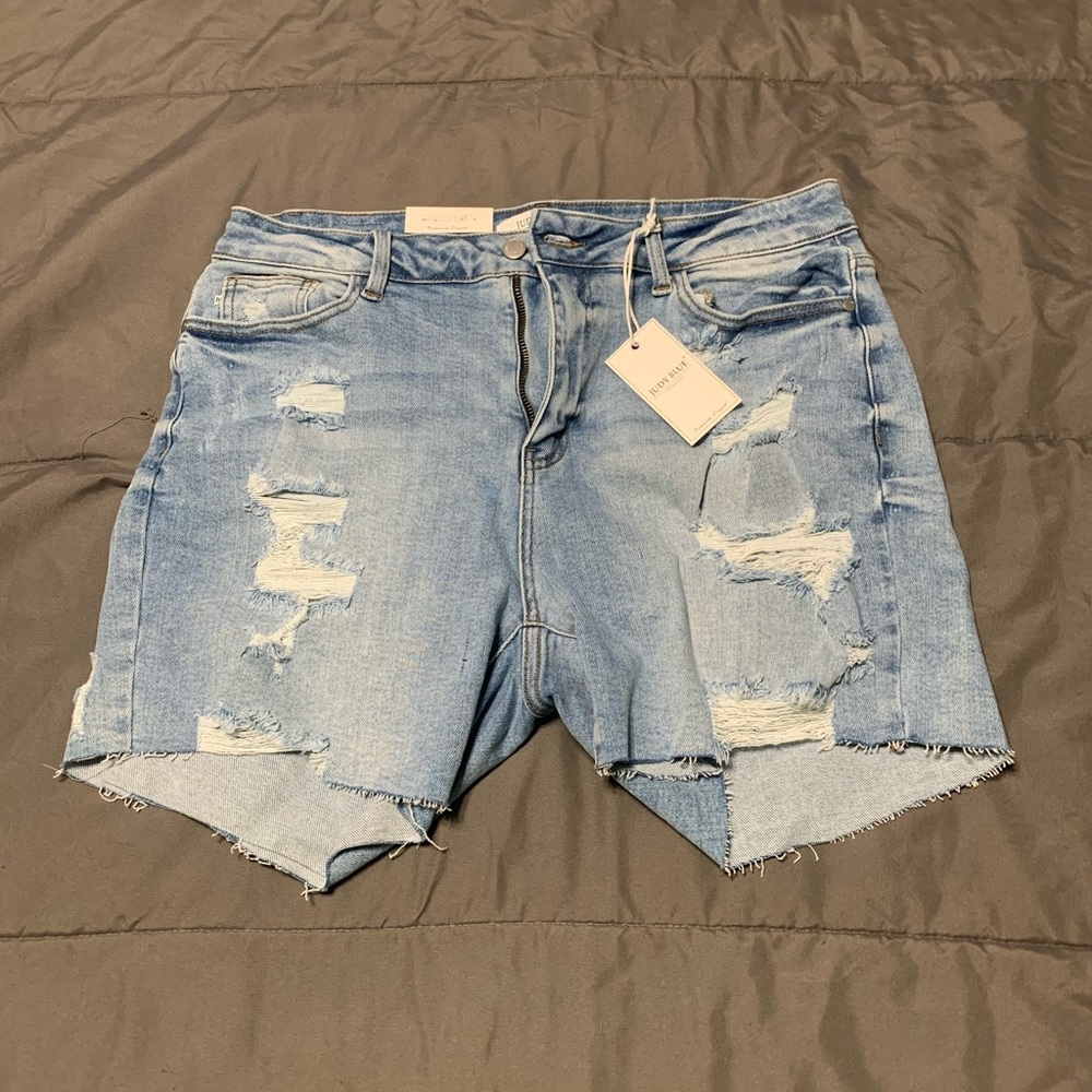 Judy Blue Shorts - Picture 2 of 2
